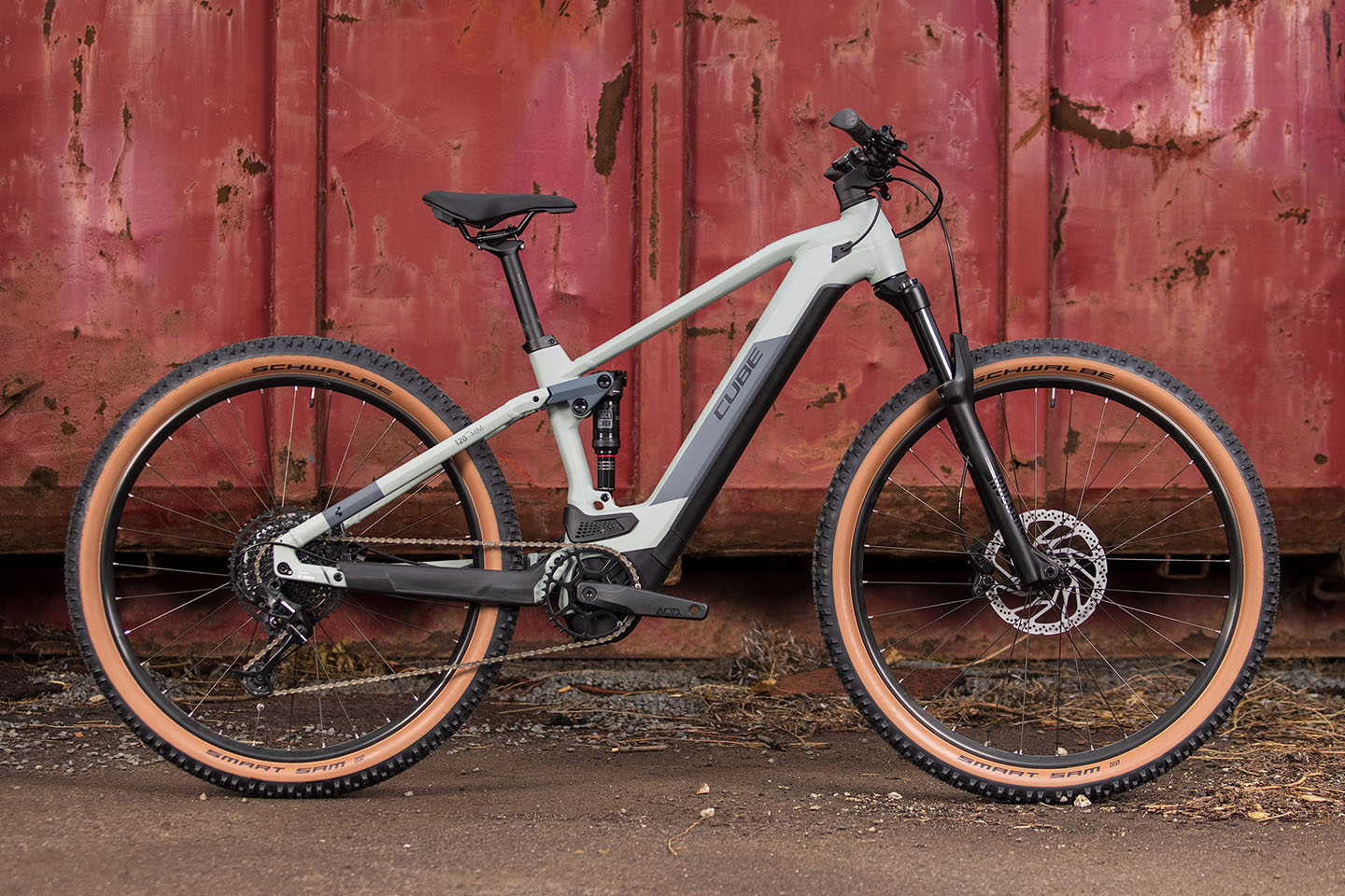 cube-hybrid-stereo-120