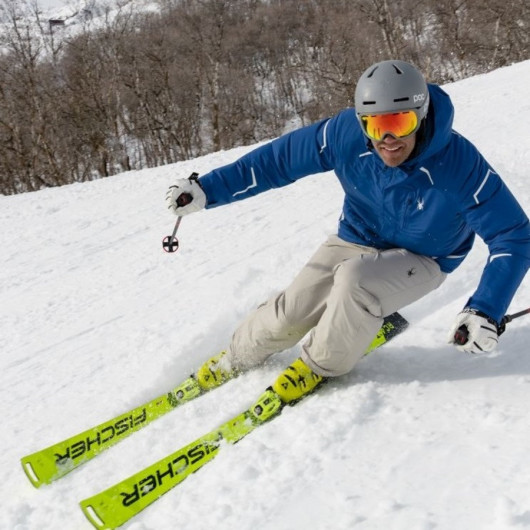 Jaki pokrowiec na narty wybrać?